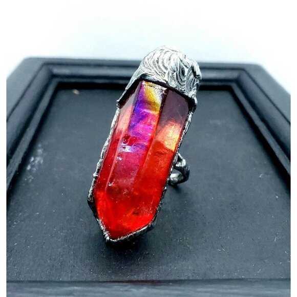 Red aura quartz crystal ring - Picture 2 of 12